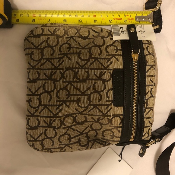 Calvin Klein - Picture 3 of 3